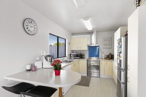 Photo of property in 38b Kaikoura Street, Maupuia, Wellington, 6022