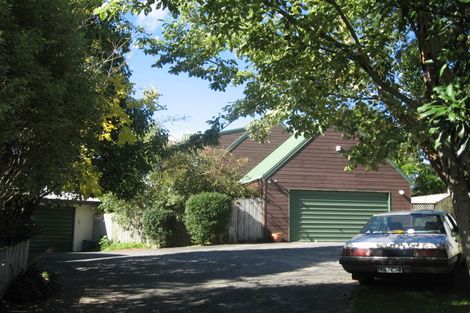 Photo of property in 2/27 Lochend Place, Highland Park, Auckland, 2010
