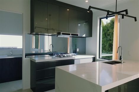 Photo of property in 8 Newport Place, Forrest Hill, Auckland, 0620