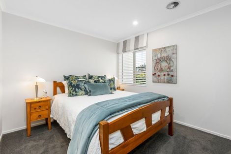 Photo of property in 17 Te Wharau Drive, Greenhithe, Auckland, 0632