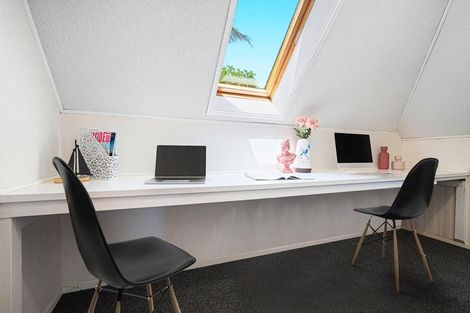 Photo of property in 1/23 Glenshee Place, Highland Park, Auckland, 2010