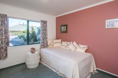 Photo of property in 115 Realm Drive, Paraparaumu, 5032