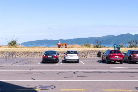 Photo of property in Ocean Apartments, 44-46 Marine Parade, Paraparaumu Beach, Paraparaumu, 5032