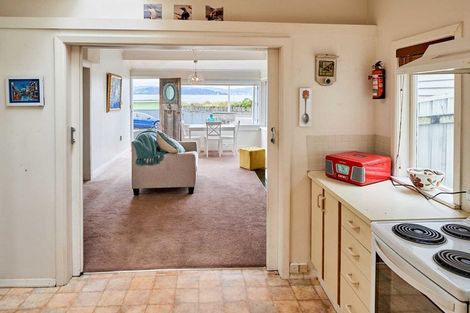 Photo of property in 67 Muritai Road, Eastbourne, Lower Hutt, 5013