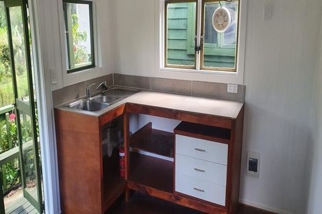 Photo of property in 279 Motutara Road, Muriwai, Waimauku, 0881