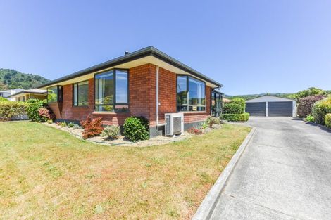 Photo of property in 20 Ranui Street, Waikawa, Picton, 7220
