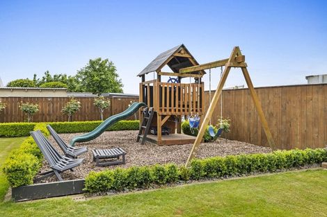 Photo of property in 12 Nikau Place, Hawera, 4610