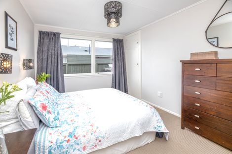 Photo of property in 127 Northcote Road, Northcote, Christchurch, 8052