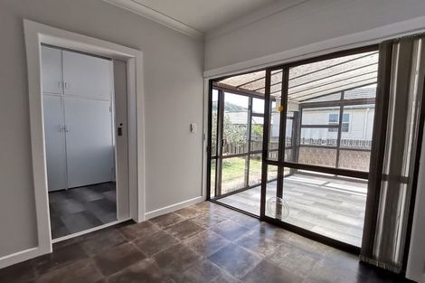 Photo of property in 9 Hinau Street, Tawa, Wellington, 5028