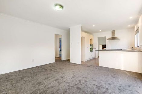 Photo of property in 6 Bibury Avenue, Henderson, Auckland, 0612