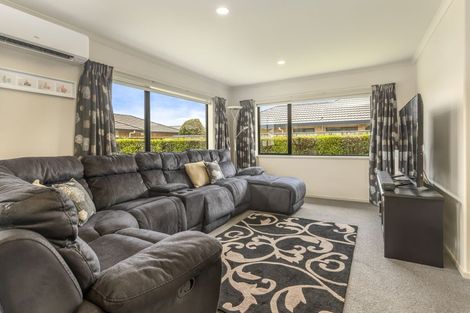 Photo of property in 65 Awatea Avenue, Paraparaumu, 5032