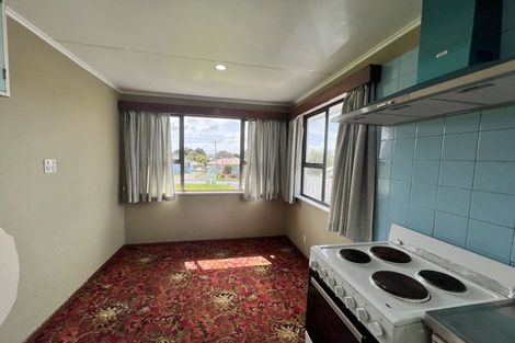 Photo of property in 72 Kelman Road, Kelston, Auckland, 0602