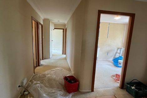 Photo of property in 2 Griffen Park Road, Mount Roskill, Auckland, 1041