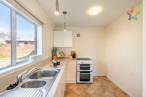 Photo of property in 29 Oakleigh Street, Maungaraki, Lower Hutt, 5010