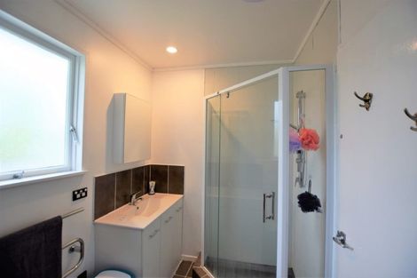 Photo of property in 31 Harmel Road, Glendene, Auckland, 0602