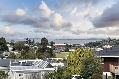 Photo of property in 20 Stapleford Crescent, Browns Bay, Auckland, 0630