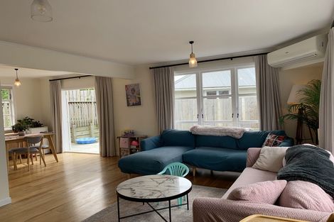 Photo of property in 38 Lyndfield Lane, Newlands, Wellington, 6037