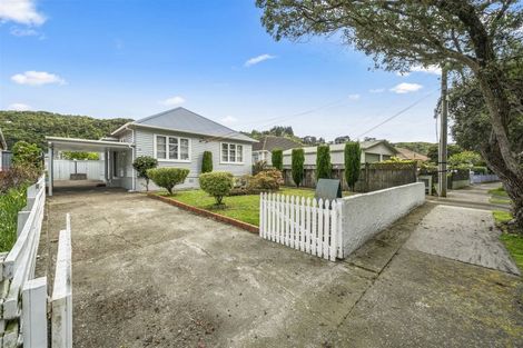 Photo of property in 19 Lockwood Crescent, Taita, Lower Hutt, 5011