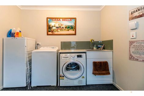 Photo of property in 16 Tancred Street, Geraldine, 7930