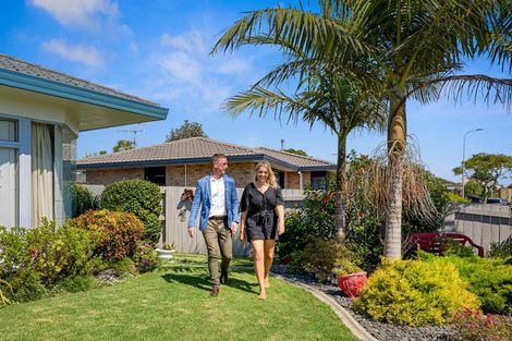 Photo of property in 12 Kentia Avenue, Mount Maunganui, 3116
