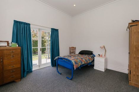 Photo of property in 40 Turitea Road, Fitzherbert, Palmerston North, 4472