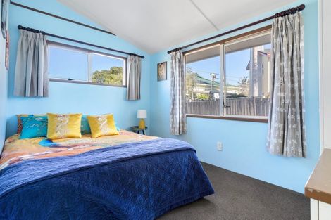 Photo of property in 25 Denarius Lane, Glendene, Auckland, 0602