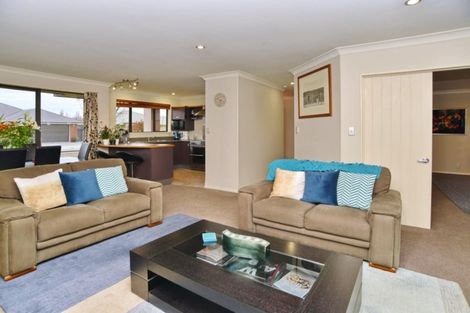 Photo of property in 2 Ross Place, Northwood, Christchurch, 8051