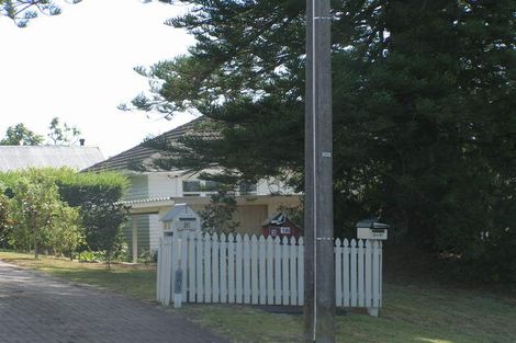 Photo of property in 2/16 Woodside Avenue, Northcote, Auckland, 0627