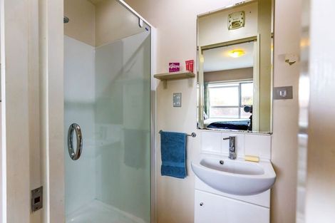 Photo of property in 8a Broadbent Street, Riccarton, Christchurch, 8041