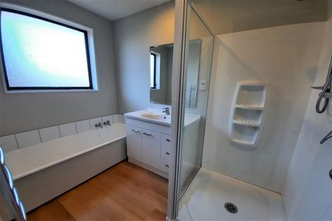 Photo of property in 2/115 Prestons Road, Redwood, Christchurch, 8051