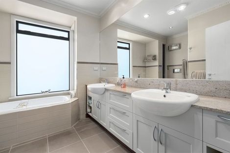 Photo of property in 17 Cooneys Drive, Matua, Tauranga, 3110