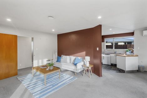 Photo of property in 33 Daniels Road, Redwood, Christchurch, 8051