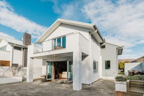 Photo of property in 15 Jessies Crescent, Wanaka, 9305