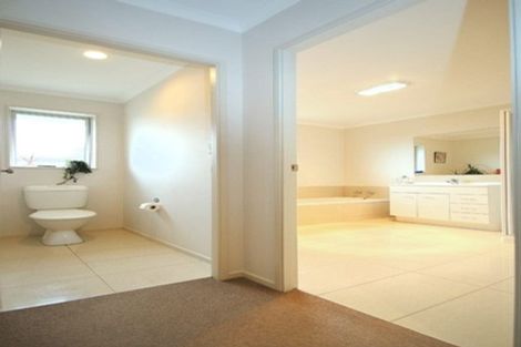 Photo of property in 81 Farnborough Drive, Grandview Heights, Hamilton, 3200