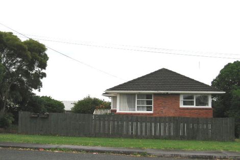 Photo of property in 2/85 Sylvan Avenue, Northcote, Auckland, 0627