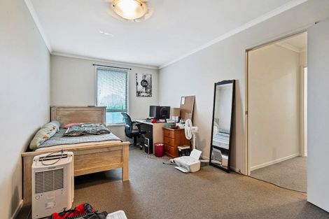 Photo of property in 18 Barnea Circle, Glen Eden, Auckland, 0602