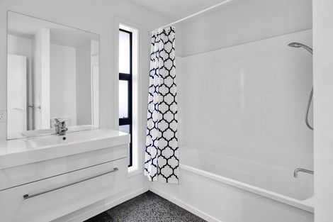 Photo of property in 8 Gladstone Street, Hawera, 4610