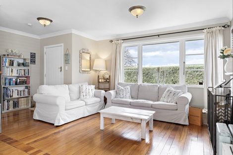 Photo of property in 17 Sackville Street, Martinborough, 5711