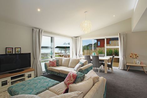 Photo of property in 19 Robertson Street, Raglan, 3225