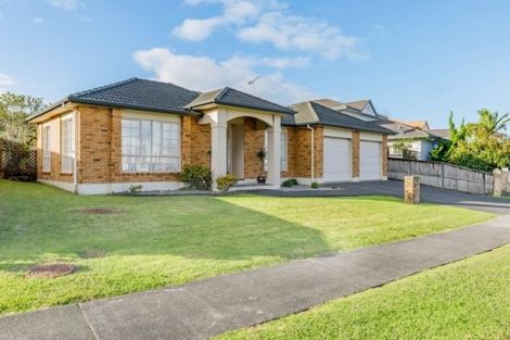 Photo of property in 32 Hugh Green Drive, Pinehill, Auckland, 0632