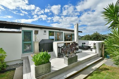 Photo of property in 21 Beach Road, Manly, Whangaparaoa, 0930