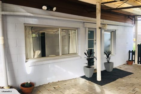 Photo of property in 2/27 Salem Place, Torbay, Auckland, 0630