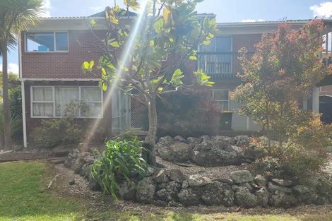 Photo of property in 1 Fayette Place, Te Atatu South, Auckland, 0610