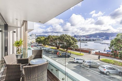 Photo of property in Dune, 2c/138 Oriental Parade, Oriental Bay, Wellington, 6011