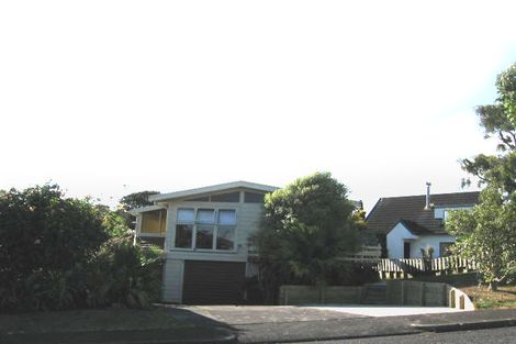 Photo of property in 5 Lantana Road, Green Bay, Auckland, 0604