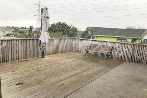 Photo of property in 38 Dissmeyer Drive, Clover Park, Auckland, 2019