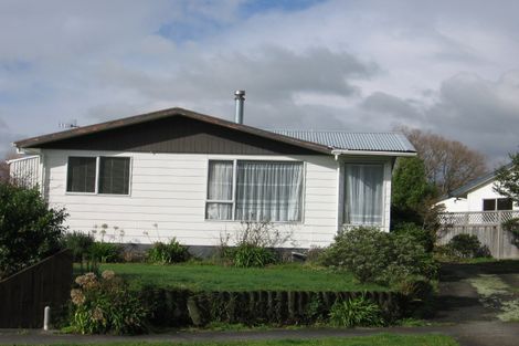 Photo of property in 37 Escort Grove, Awapuni, Palmerston North, 4412