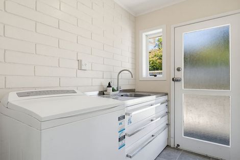 Photo of property in 2 Awatea Terrace, Lynmore, Rotorua, 3010