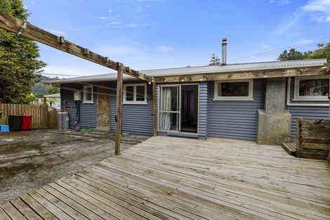 Photo of property in 81 Bird Grove, Stokes Valley, Lower Hutt, 5019