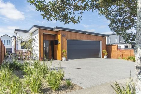 Photo of property in 33 Coast Boulevard, Papamoa Beach, Papamoa, 3118